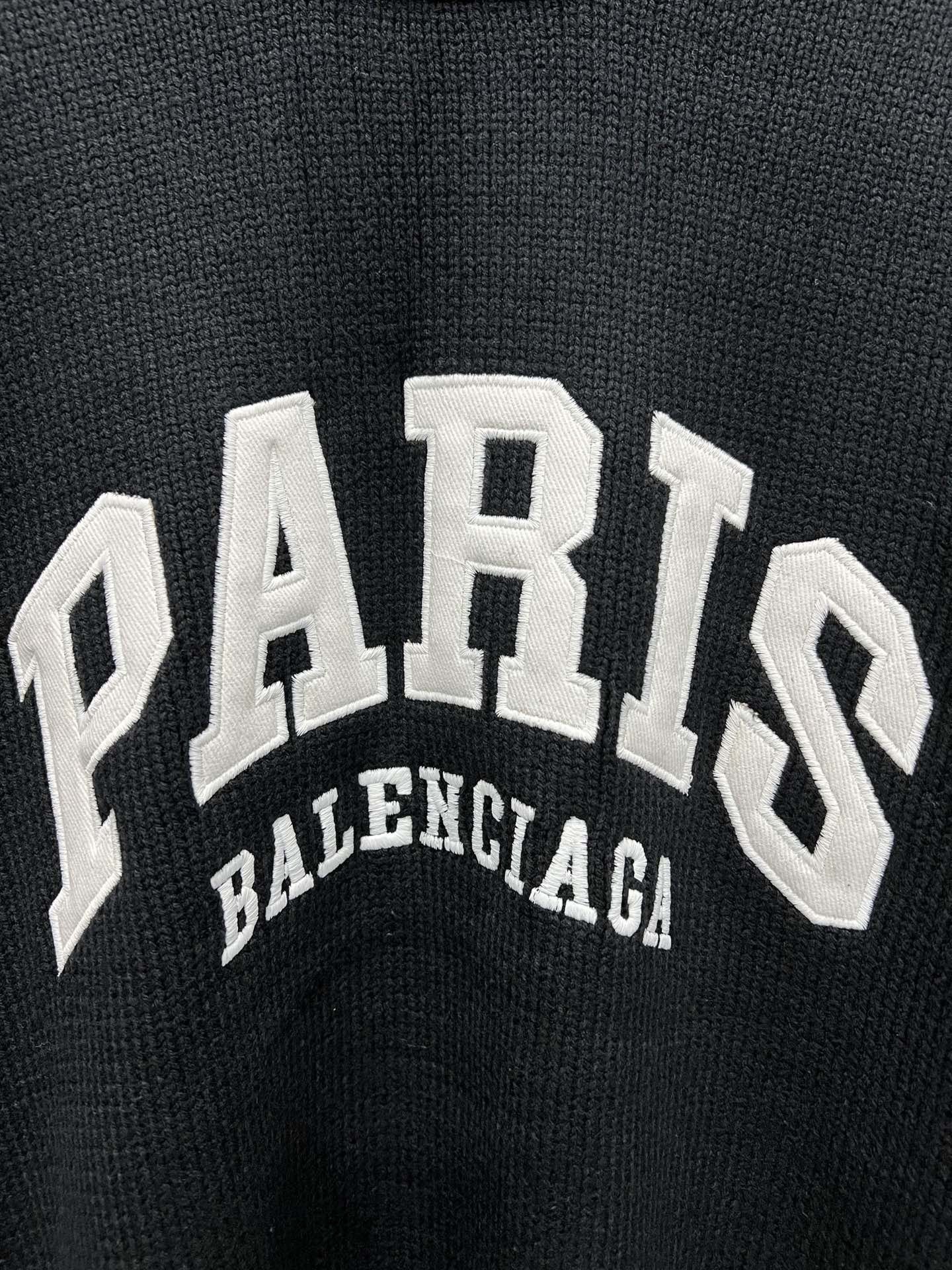Ba1en*iaga Sweater