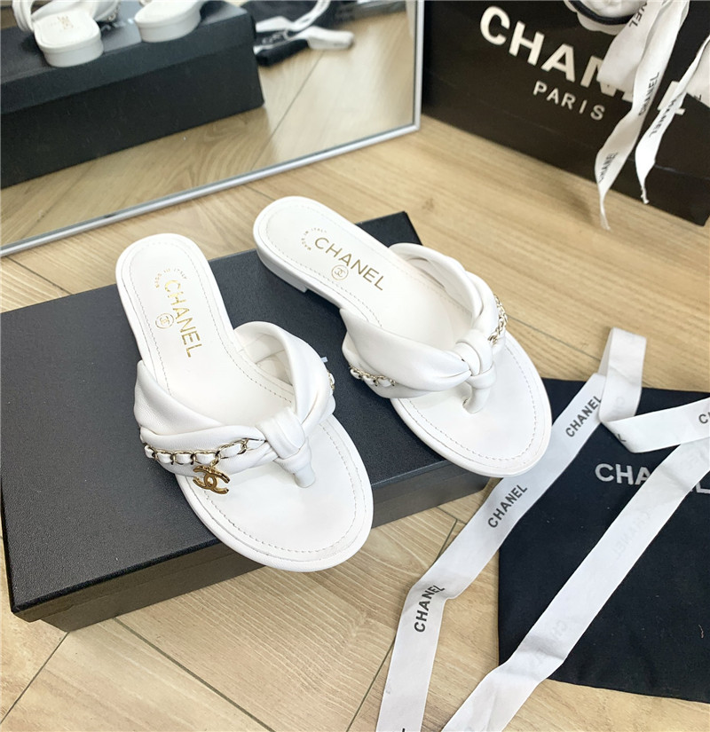 Ch**el flat chain slippers