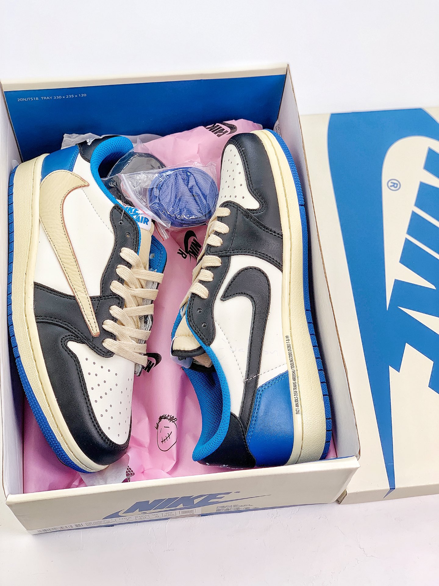 Jordan 1 Low fragment design x Travis Scott extended size