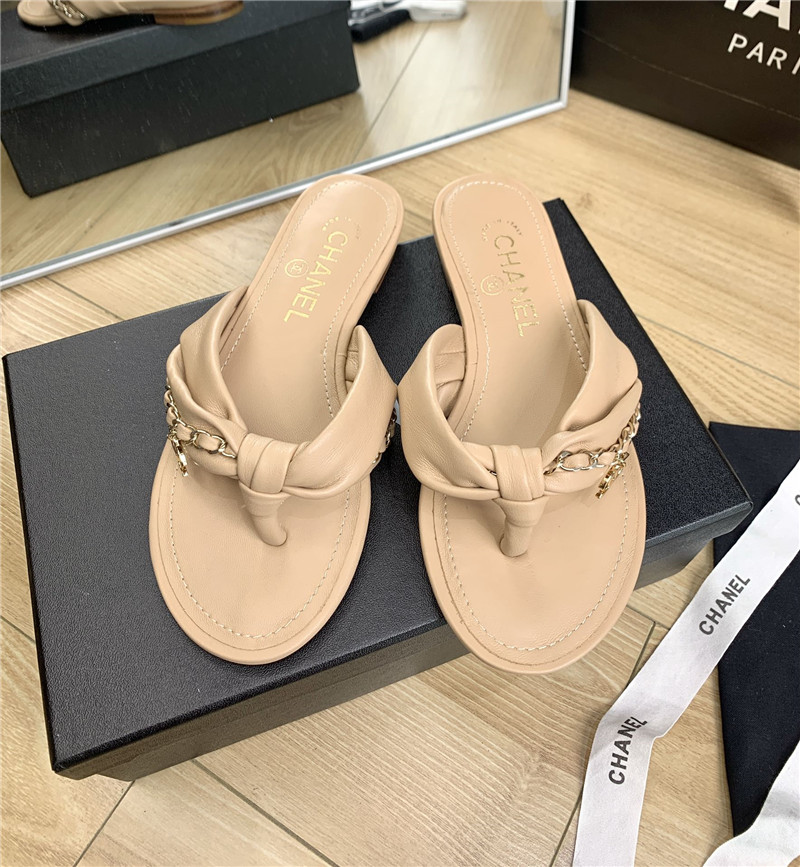 Ch**el flat chain slippers