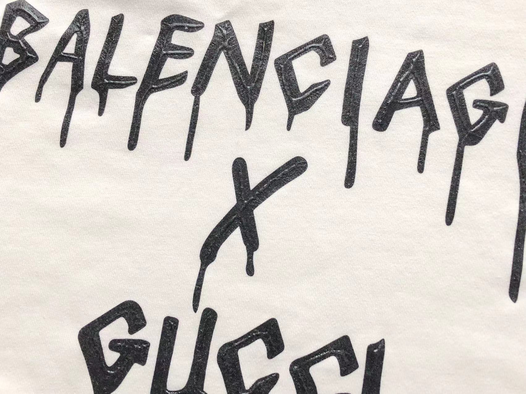 Gvc*1 x Ba1en*iaga Sweatshirt