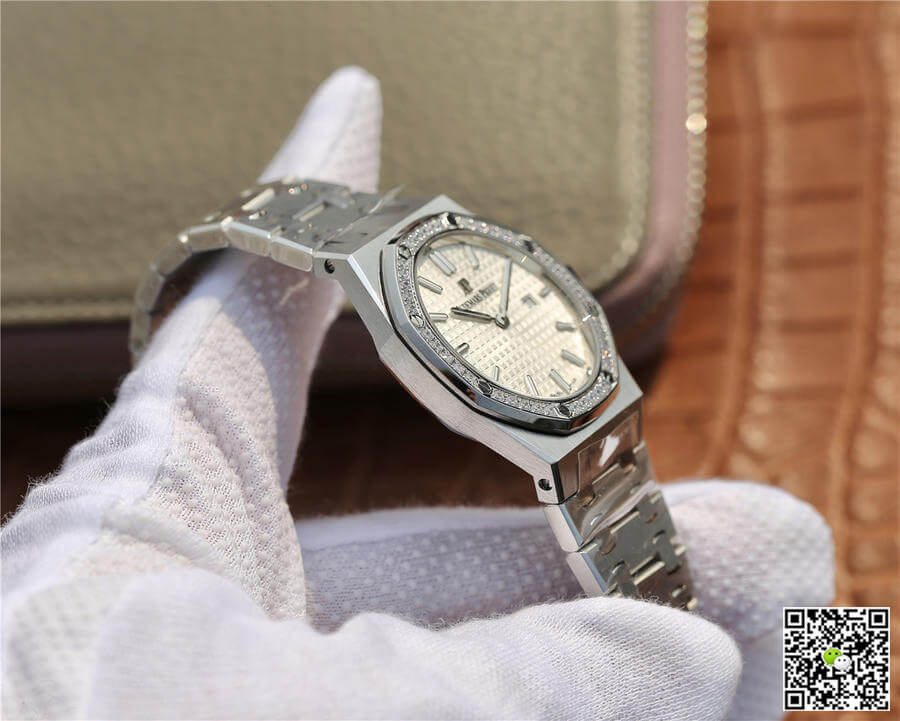 Replica Audemars P1g*et Royal Oak 67650 1:1 Best Edition JF Factory D1am0nd Bezel