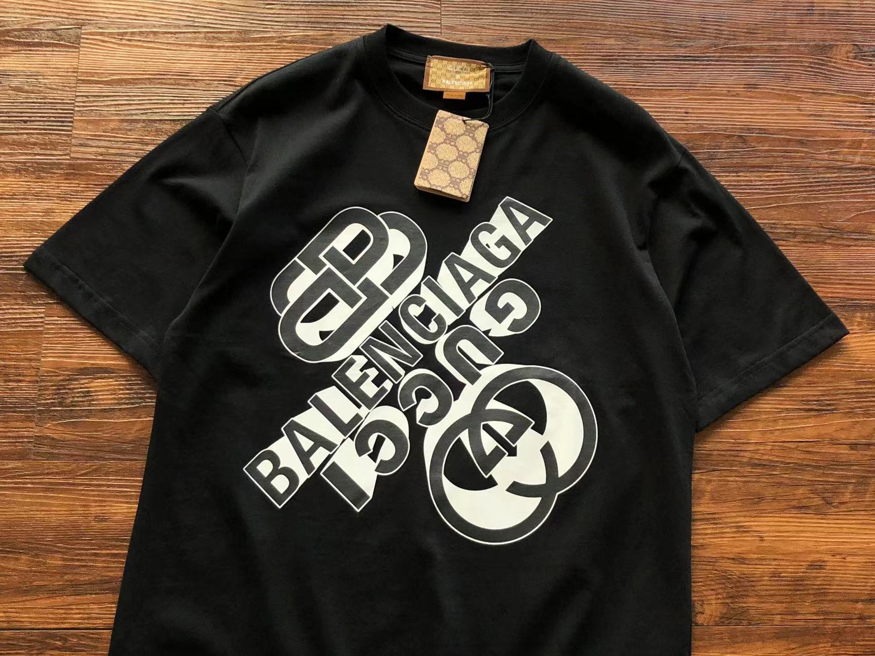 Gvc*1 x Ba1en*iaga T-shirt