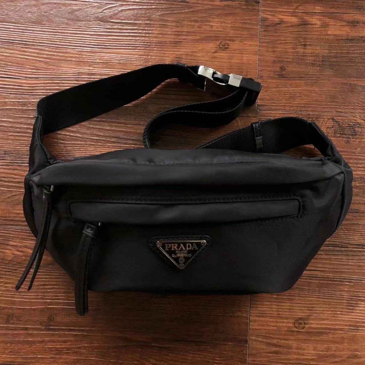 Pra*a Bag Dupe Bag(ColaReps)