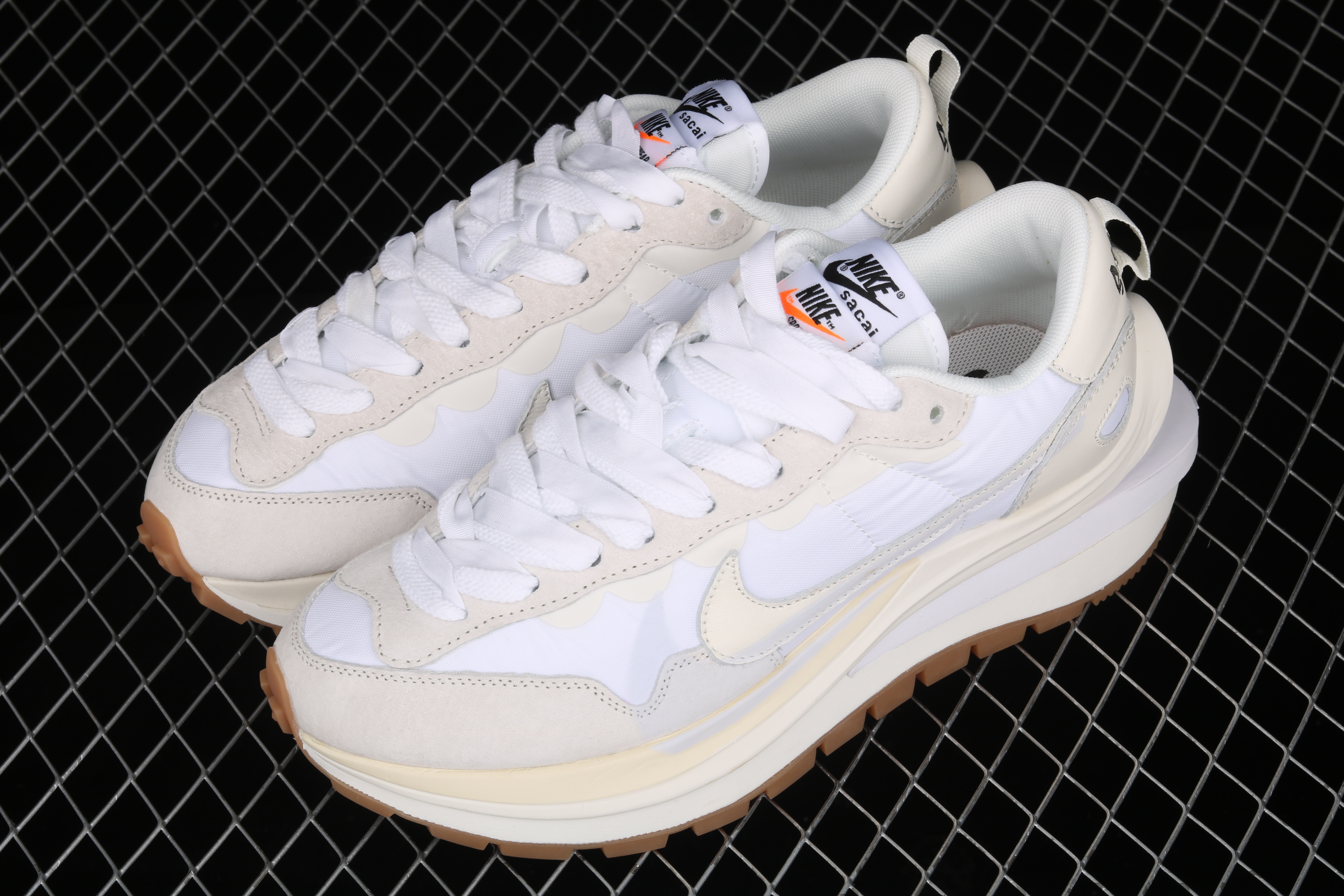 Nike Vaporwaffle, Sacai Sail Gum