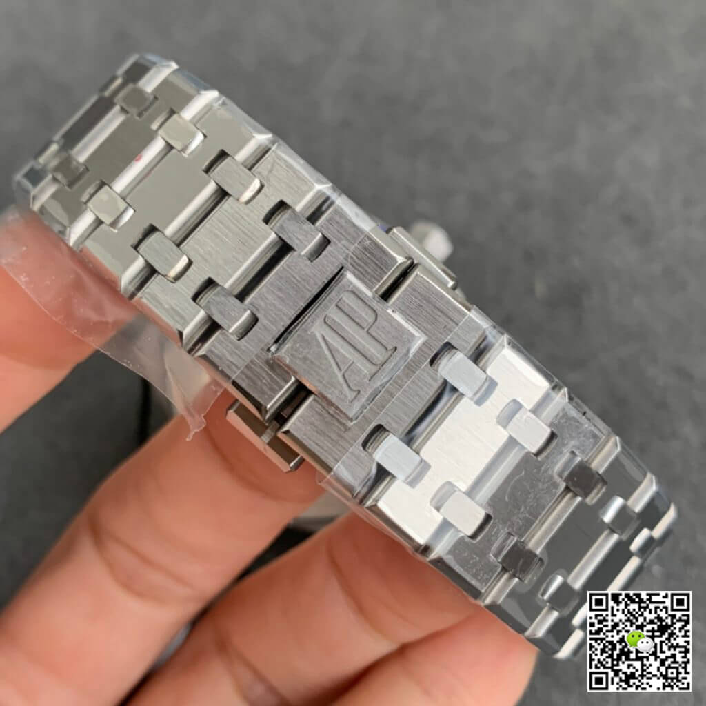 Replica Audemars P1g*et Royal Oak 15500ST.OO.1220ST.03 1:1 Best Edition ZF Factory Black Dial