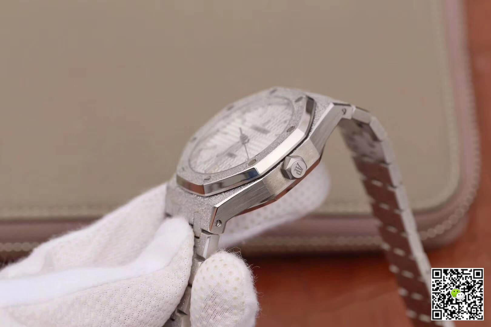 Replica Audemars P1g*et Royal Oak 15454BC.GG.1259BC.01 1:1 Best Edition JH Factory Silver Dial