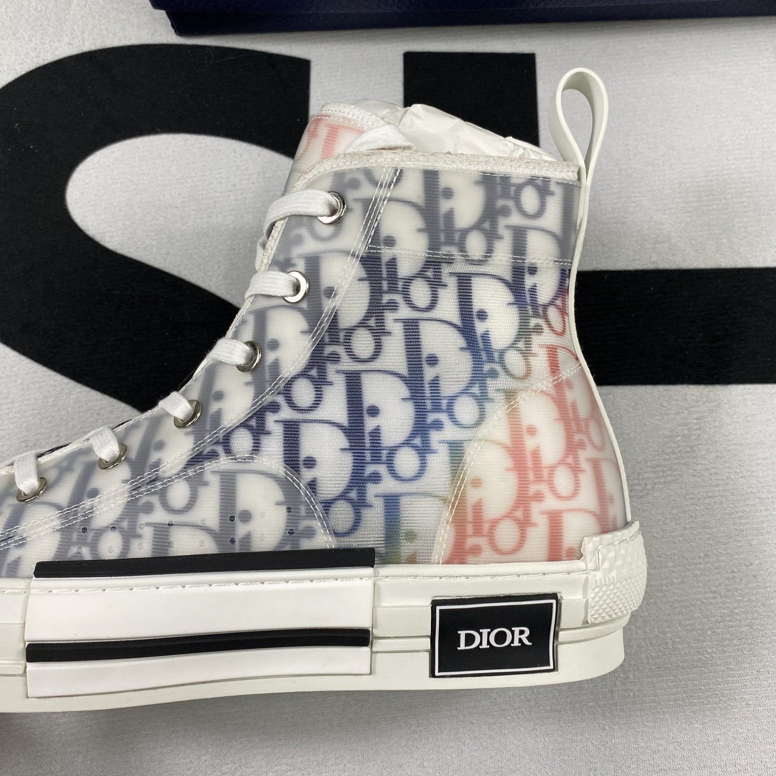 D10r B23 High Top Sneaker 14