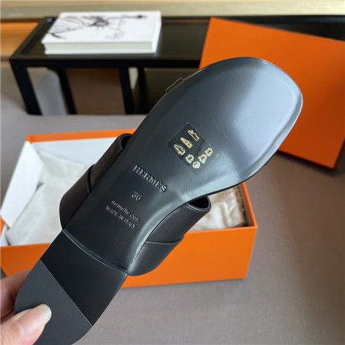 H**me5 H flat slippers