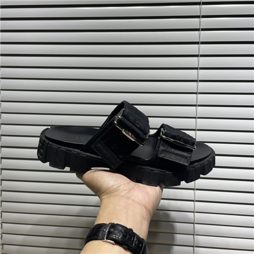 F**di ff logo sandals