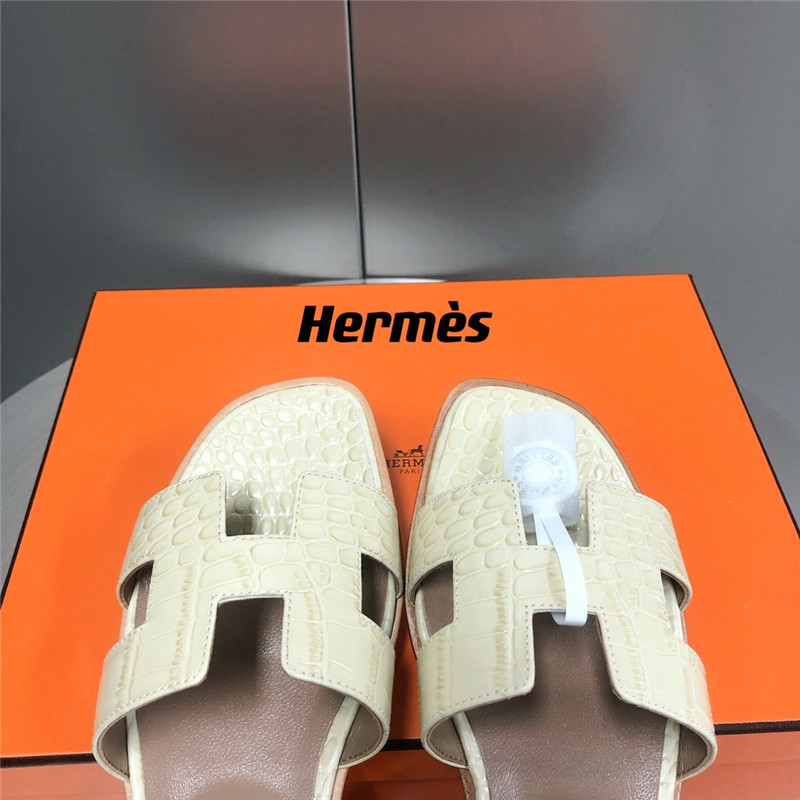 H**me5 oran crocodile slippers