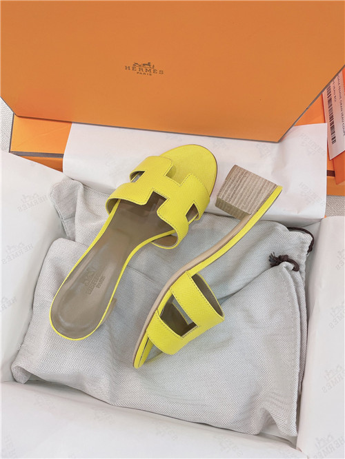 H**me5 oasis sandals