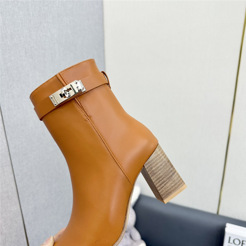 H**me5 Classic Boots