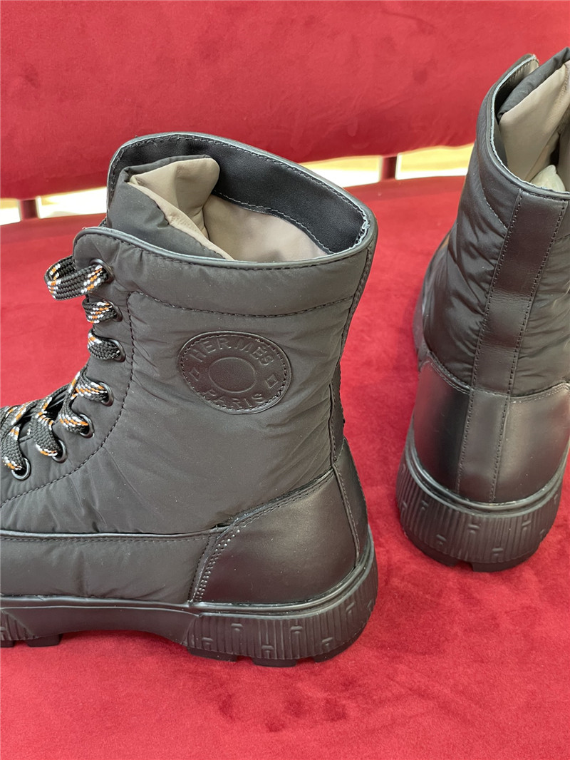 H**me5 down sports ankle boots