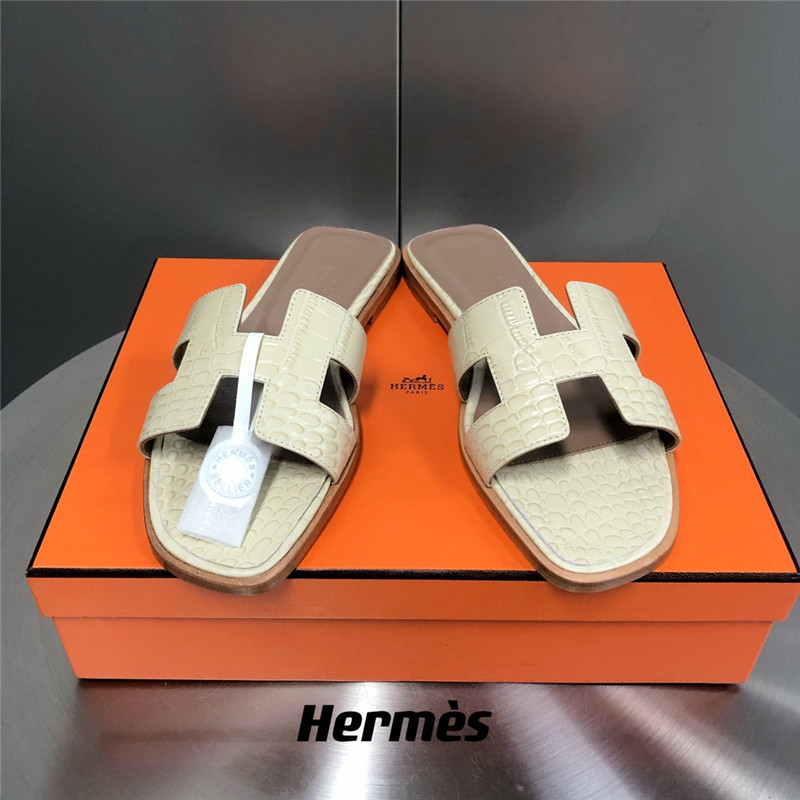 H**me5 oran crocodile slippers