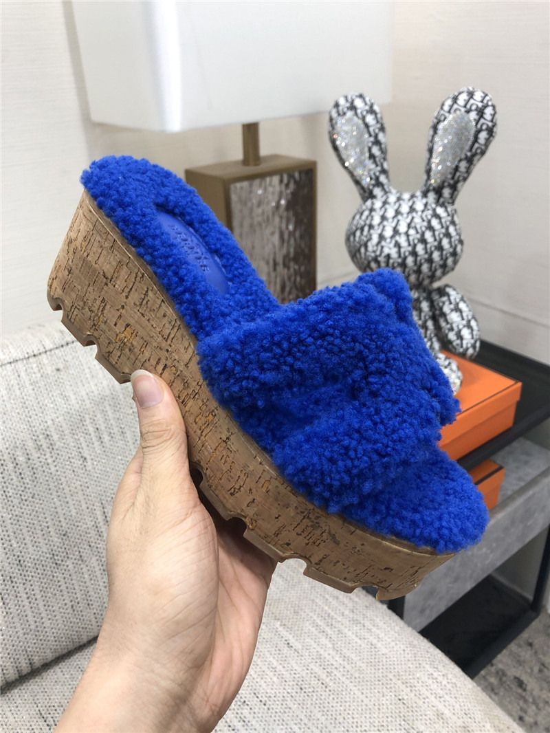 H**me5 Teddy Fur Slippers