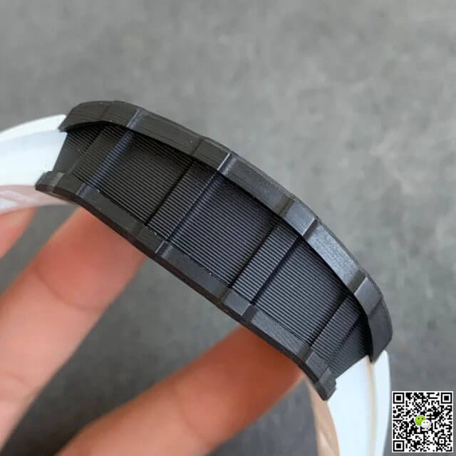 Replica Richard Mille RM35-02 1:1 Best Edition KV Factory V3 Carbon Fiber White Strap