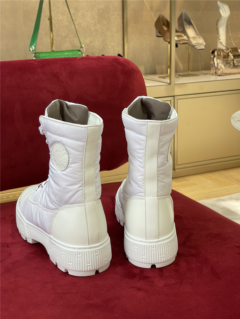 H**me5 down sports ankle boots