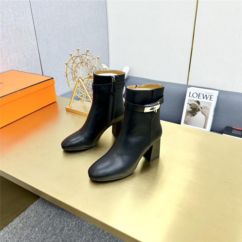 H**me5 Classic Boots