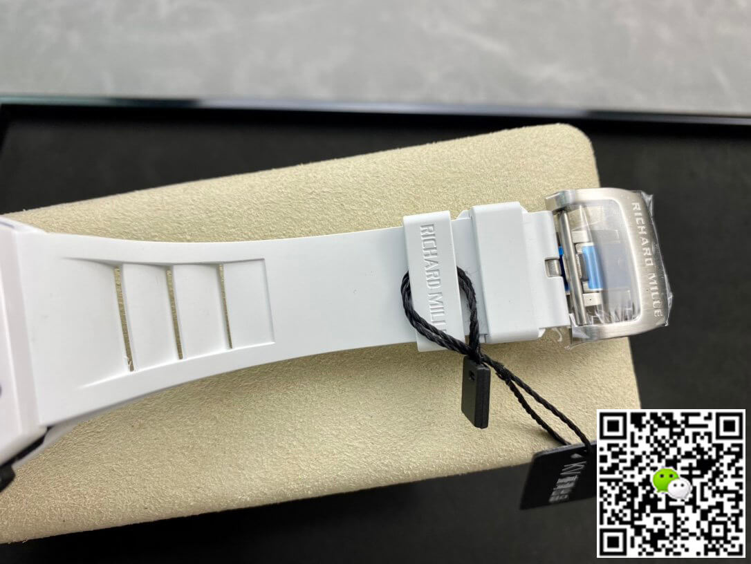 Replica Richard Mille RM011 KV Factory 1:1 Best Edition Swiss ETA7750 White Rubber Strap