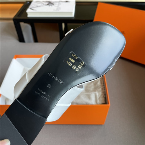 H**me5 H flat slippers