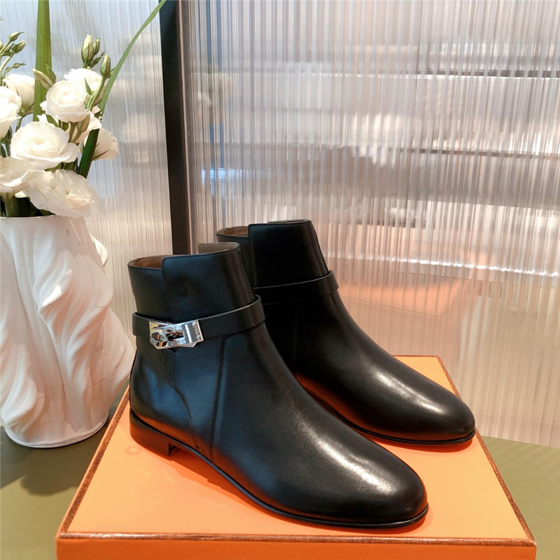 H**me5 kelly buckle ankle boots