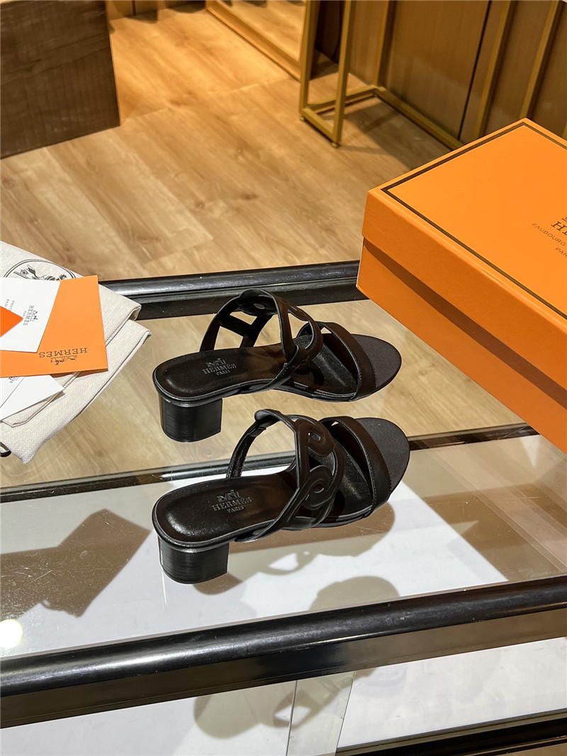 H**me5 Sandals Dupe chunky heel sandals