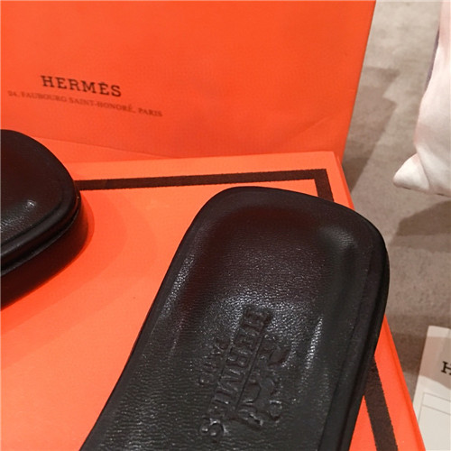 H**me5 flat slippers