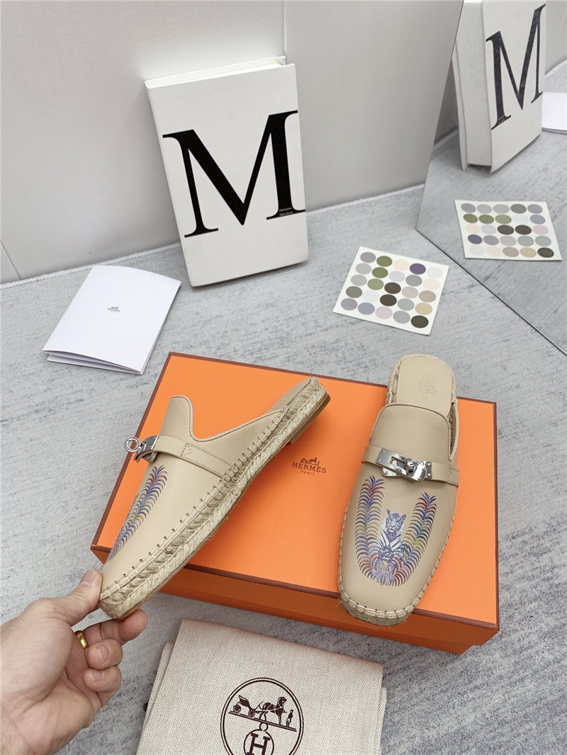 H**me5 loafer slippers