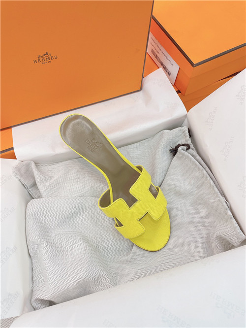 H**me5 oasis sandals