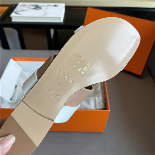 H**me5 H flat slippers