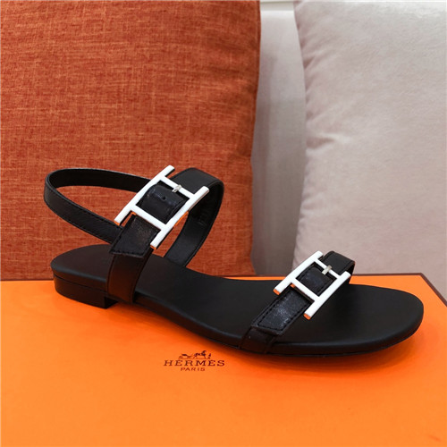 H**me5 flat sandals