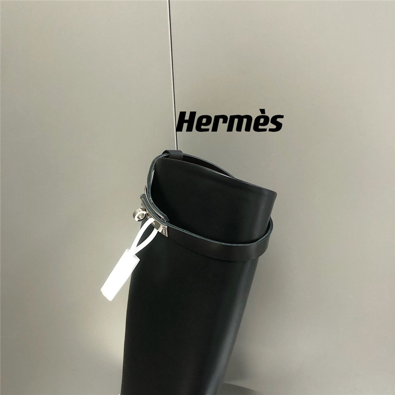 H**me5 jumping boots