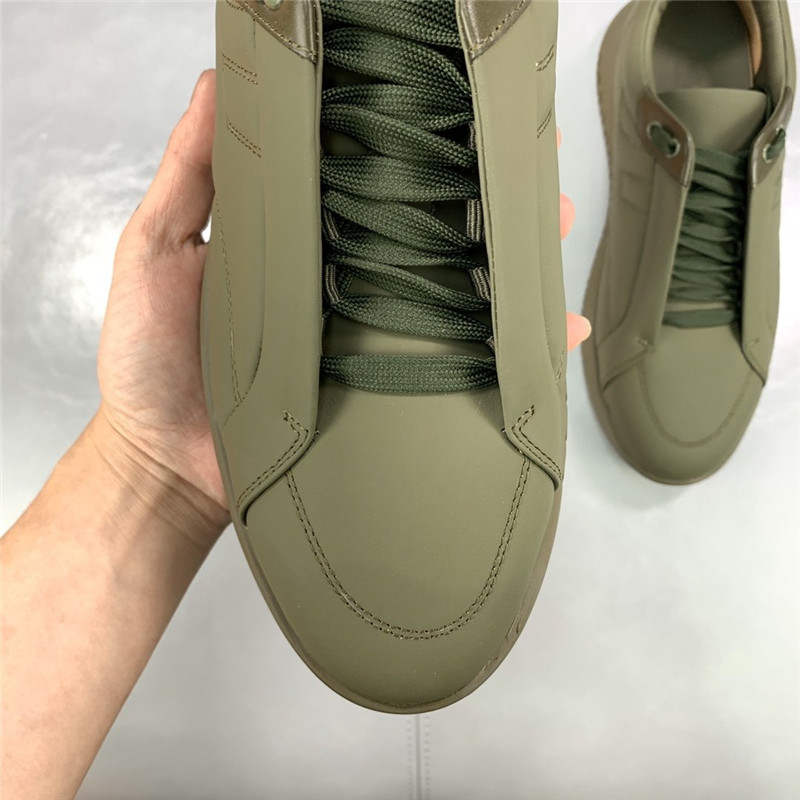 H**me5 Men s sneakers