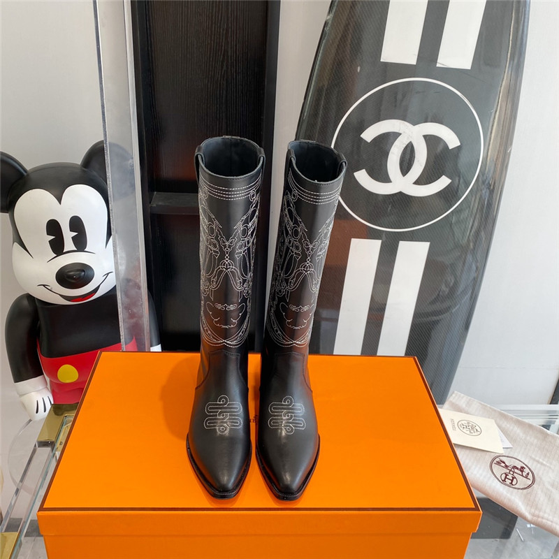 H**me5 embroidered long boots