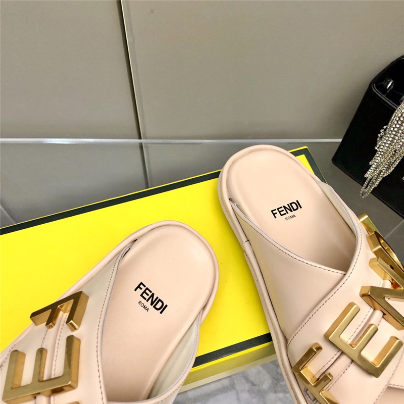 F**di metal logo slides