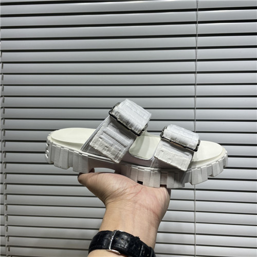 F**di ff logo sandals