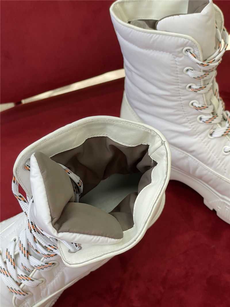 H**me5 down sports ankle boots