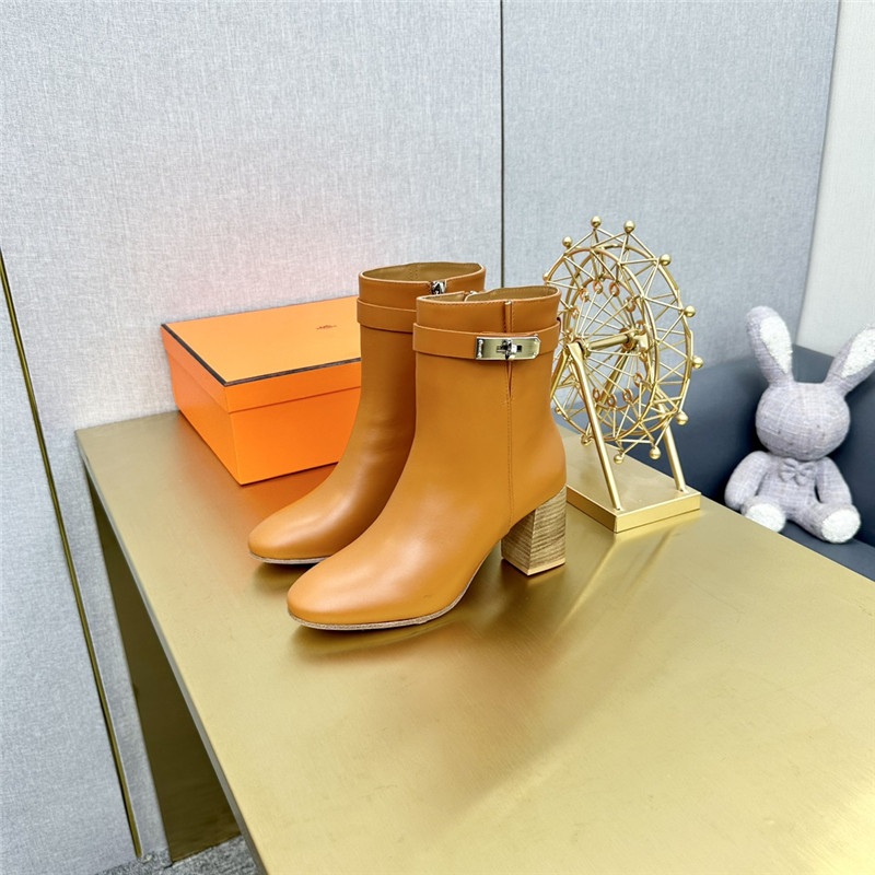 H**me5 Classic Boots