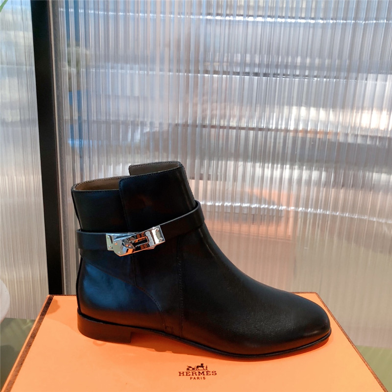 H**me5 kelly buckle ankle boots