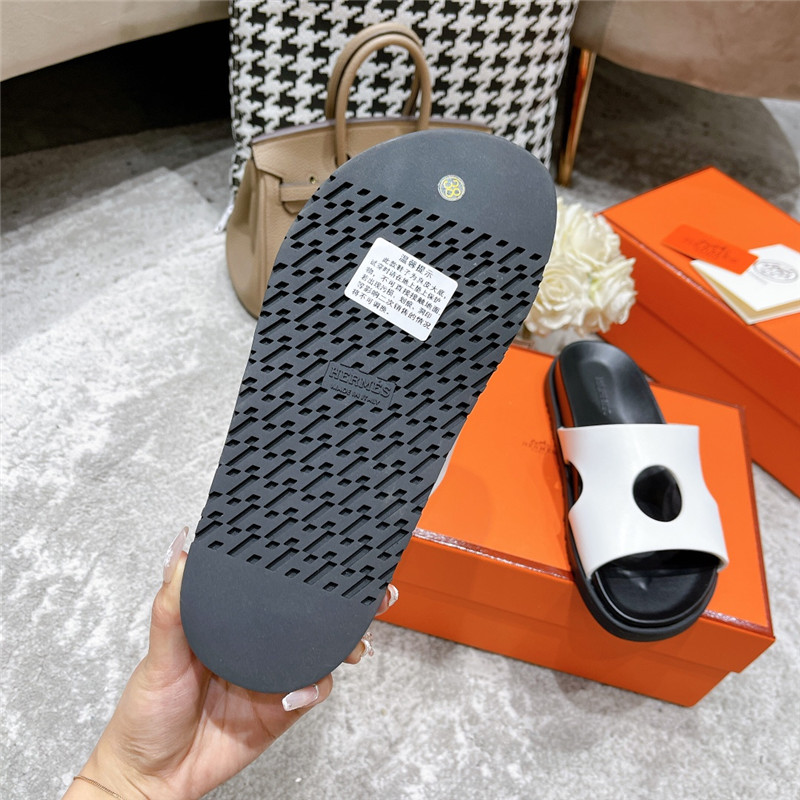 H**me5 platform slippers