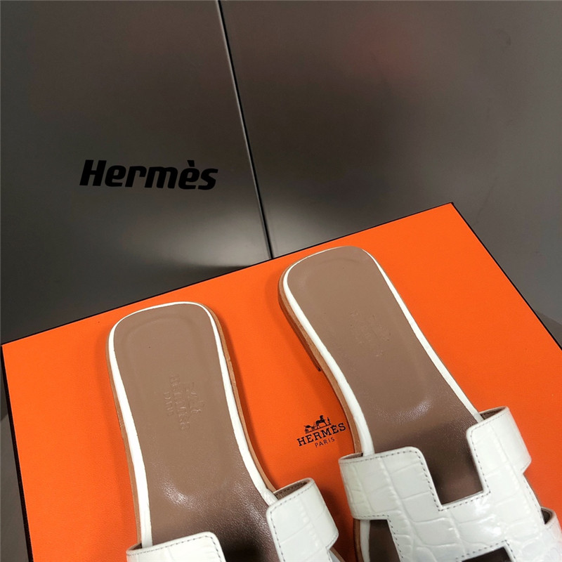 H**me5 oran crocodile slippers