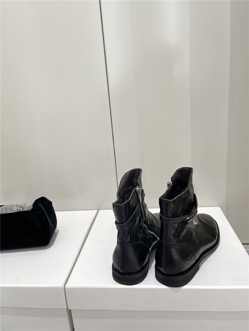 H**me5 kelly zip ankle boots