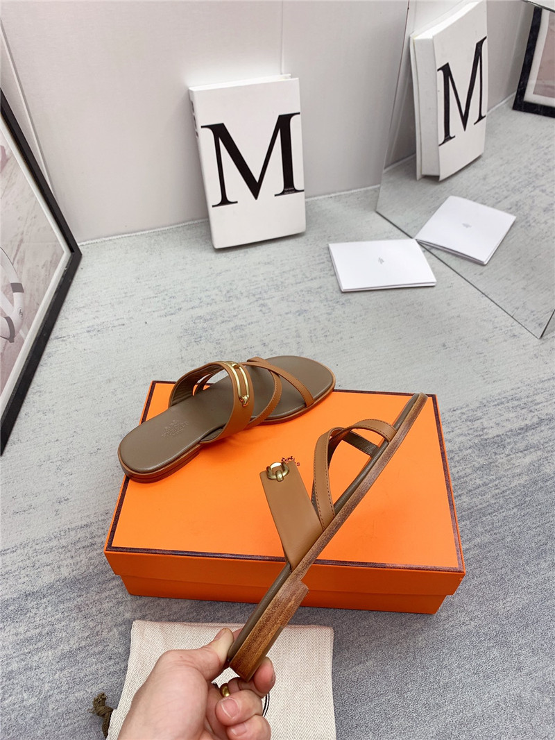 H**me5 flat slippers