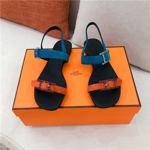 H**me5 flat sandals