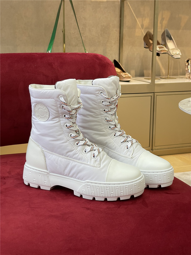 H**me5 down sports ankle boots