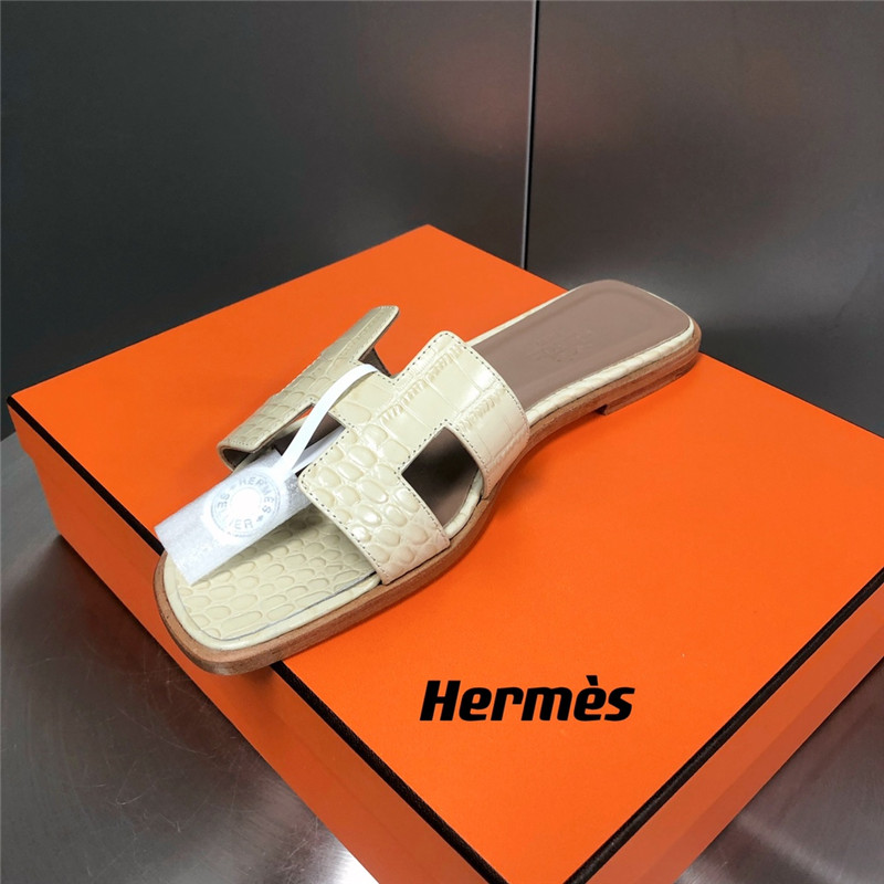 H**me5 oran crocodile slippers