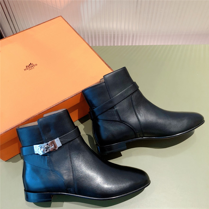 H**me5 kelly buckle ankle boots