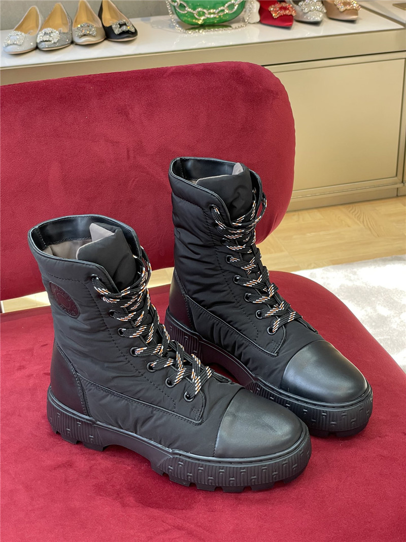 H**me5 down sports ankle boots