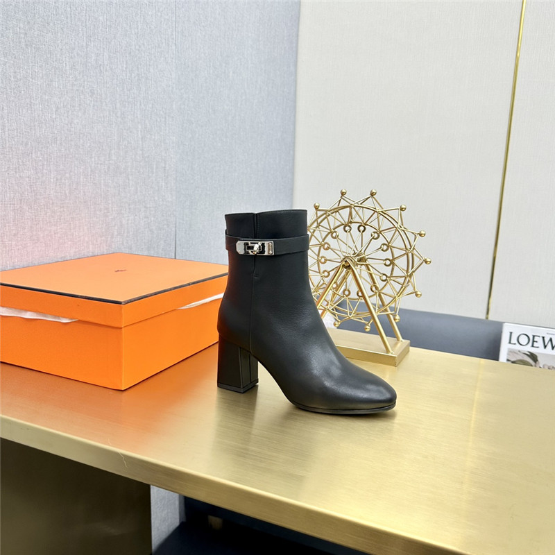 H**me5 Classic Boots